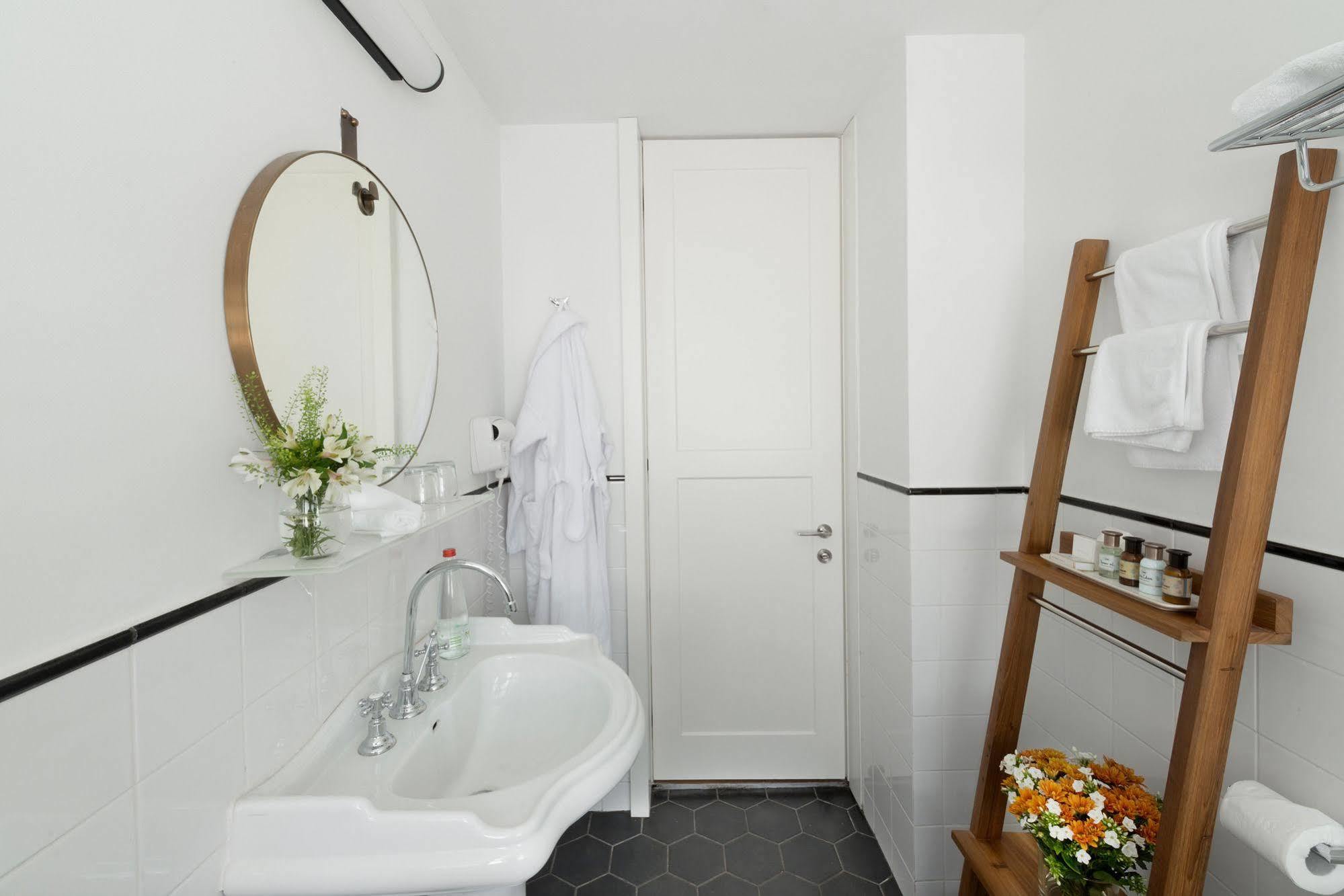Lily & Bloom Boutique Hotel Tel Aviv Exteriör bild